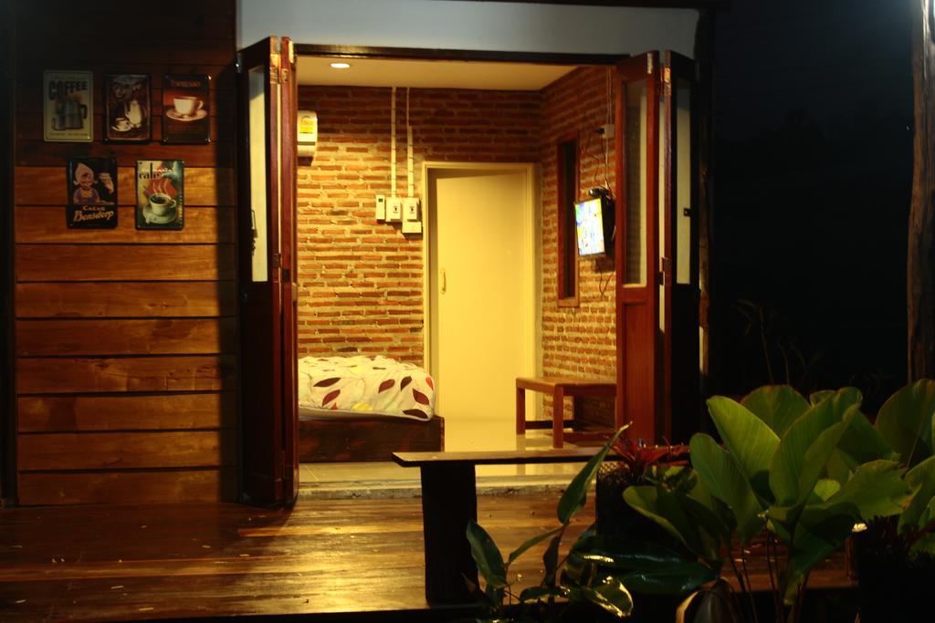 Baan Suan La Moon Hotel Chiang Khan Exterior photo